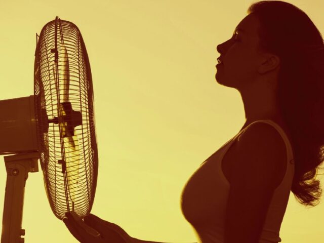 Estás colocando mal el ventilador y no lo sabes: debes ponerlo al revés, mirando a la ventana