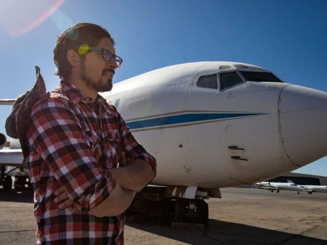 Compran un Boeing 727 abandonado por algo más de 8.000 euros: «Chicos, aquí tienen una bomba»