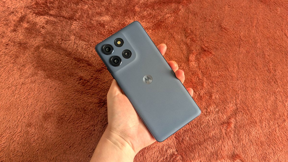 He probado el Motorola Moto G86 Power y cuenta con dos armas secretas para acabar con la gama media