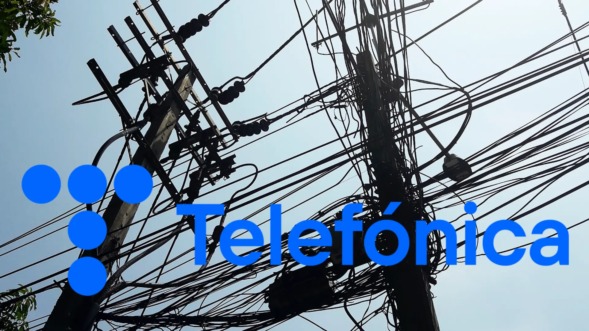 Telefónica logra vía libre para cobrar hasta 5 años de alquiler a los «okupas» de sus conductos de fibra