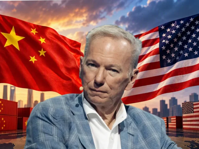 Eric Schmidt, exdirector ejecutivo de Google: «Tienen energía ilimitada, China está ya a solo 6 meses de Estados Unidos en inteligencia artificial»